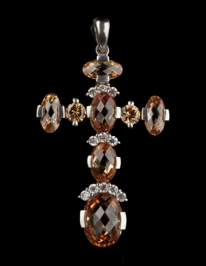 Virtuti Jewellery — commercial and product photograph in London, UK, frame 15 of 31.